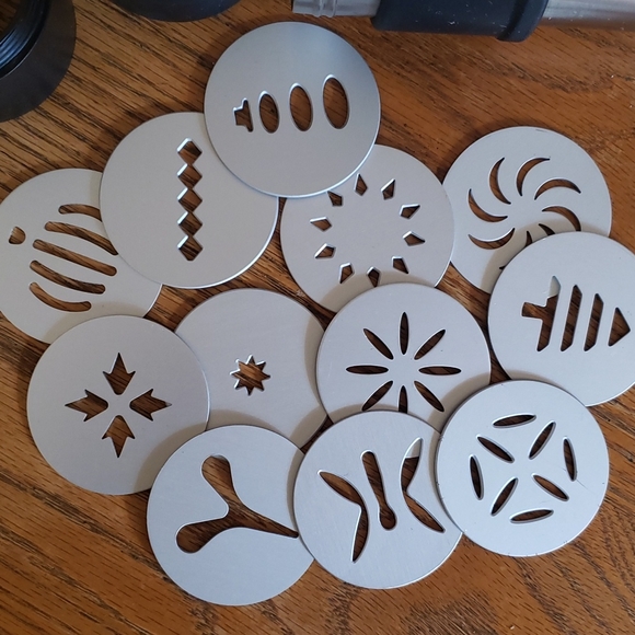 KitchenAid  Cookie press with Cupcake And Tip decorating kits - Picture 7 of 16